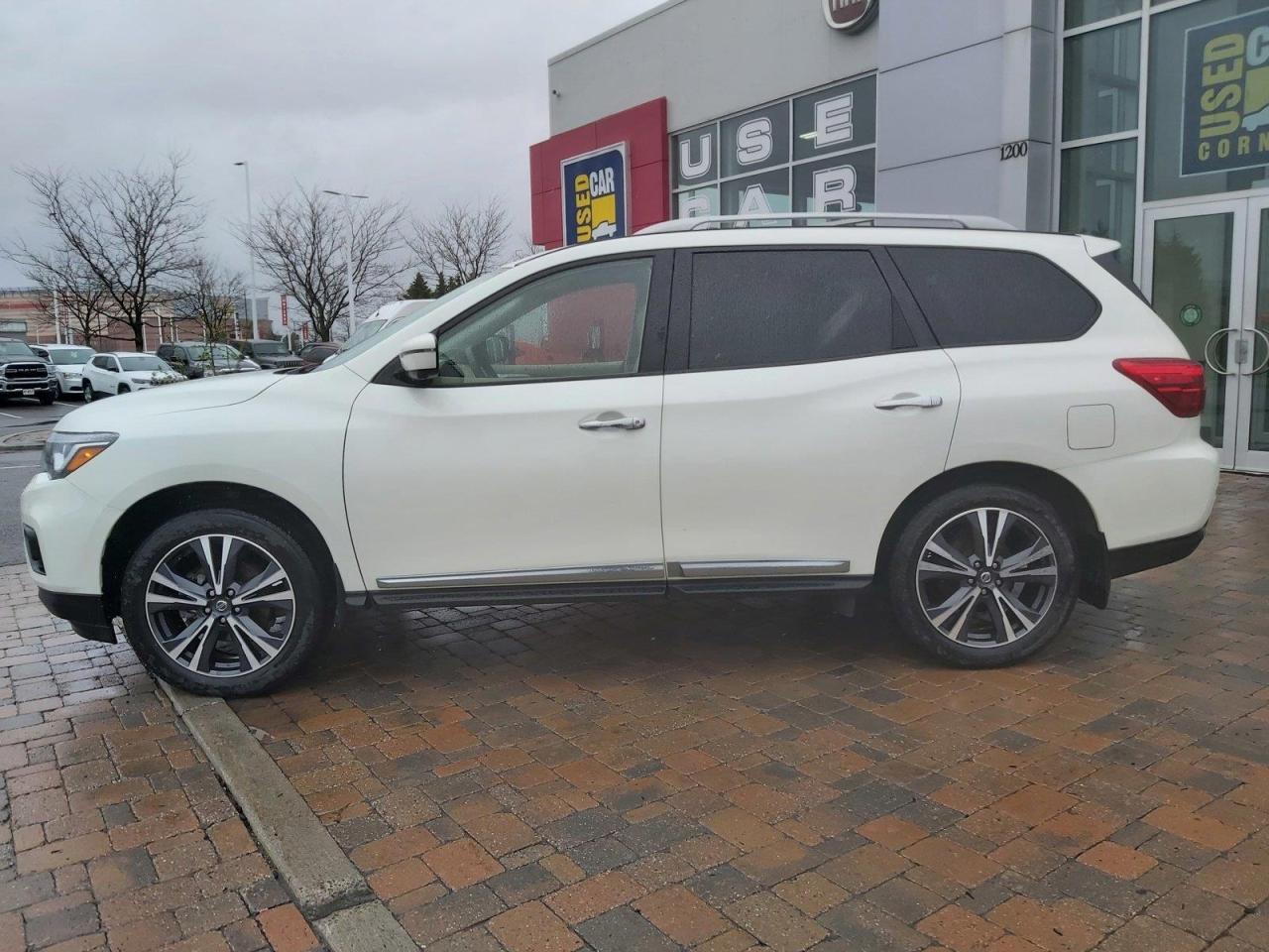 2020 Nissan Pathfinder Platinum Photo3