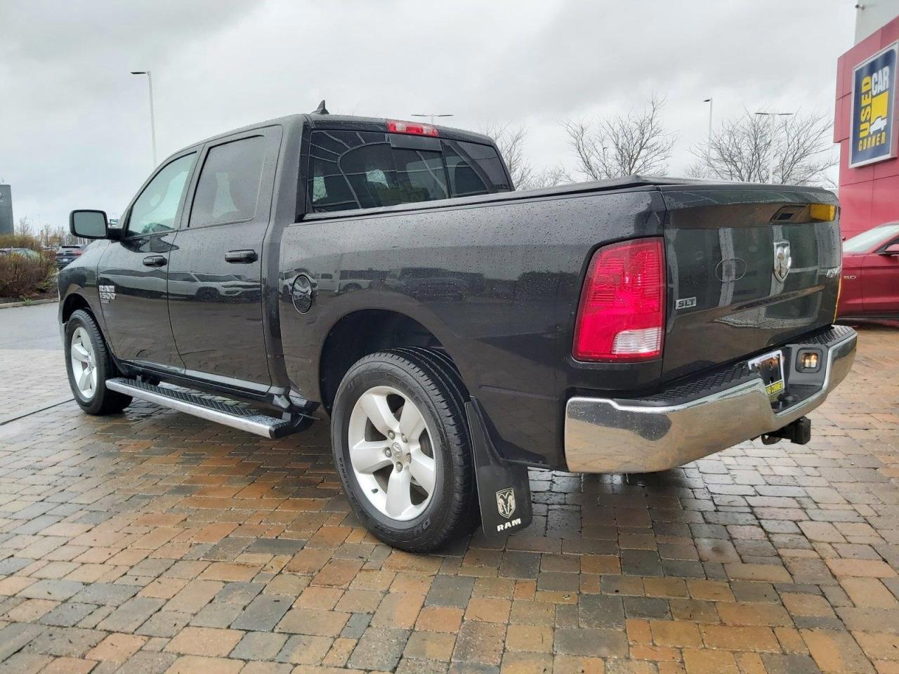 2019 RAM 1500 Classic SLT Photo4