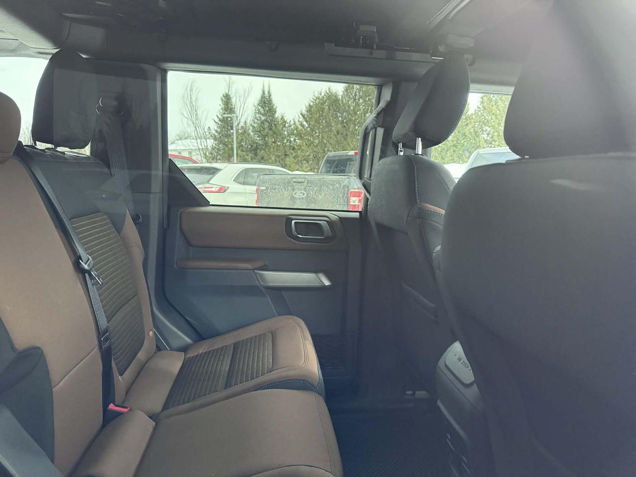 2023 Ford Bronco 4 DOOR 4X4 Photo3