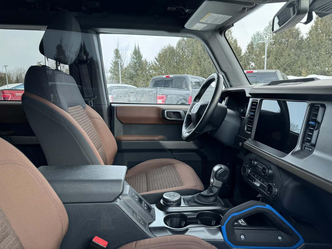 2023 Ford Bronco 4 DOOR 4X4 Photo2