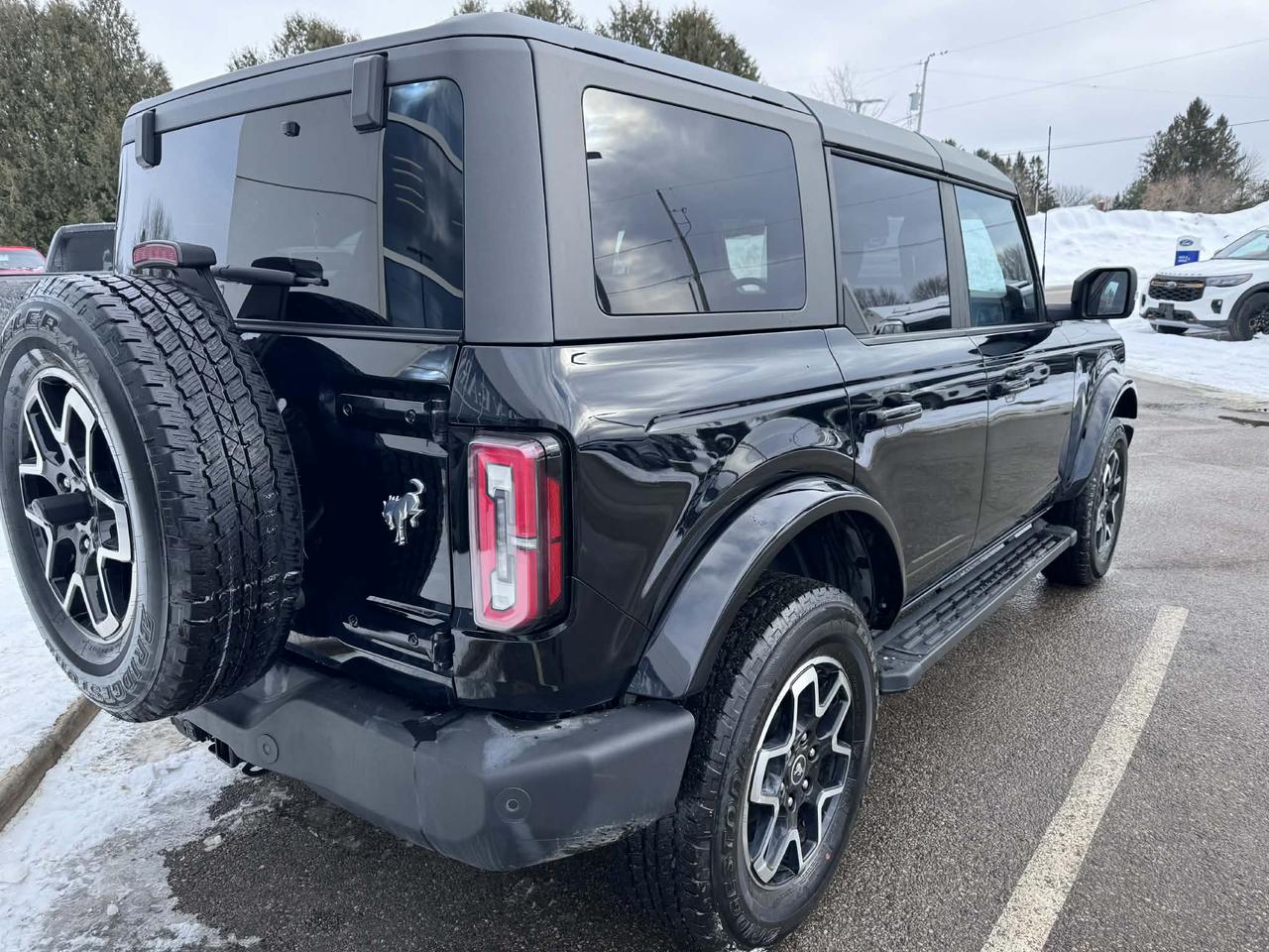 2023 Ford Bronco 4 DOOR 4X4 Photo4