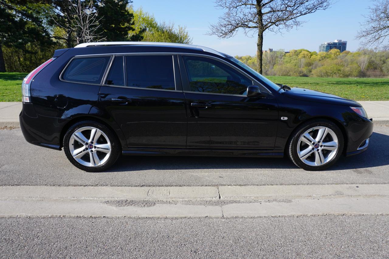 2009 Saab 9-3 SUPER RARE / MANUAL / XWD / WAGON / V6 AERO Photo4