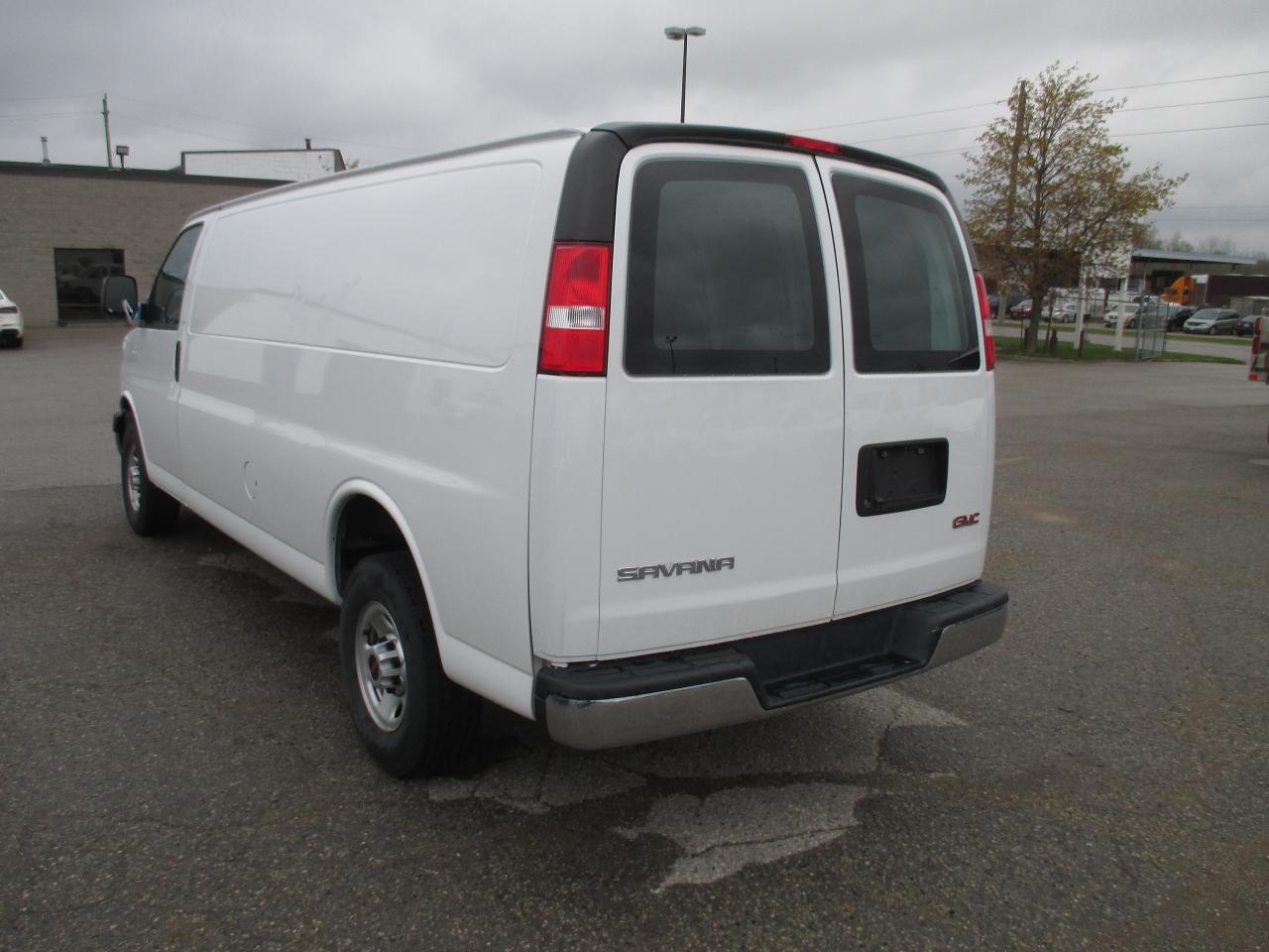 2020 GMC Savana 3500 RWD 3500 155" extended cargo van 3 passenger - Photo #6