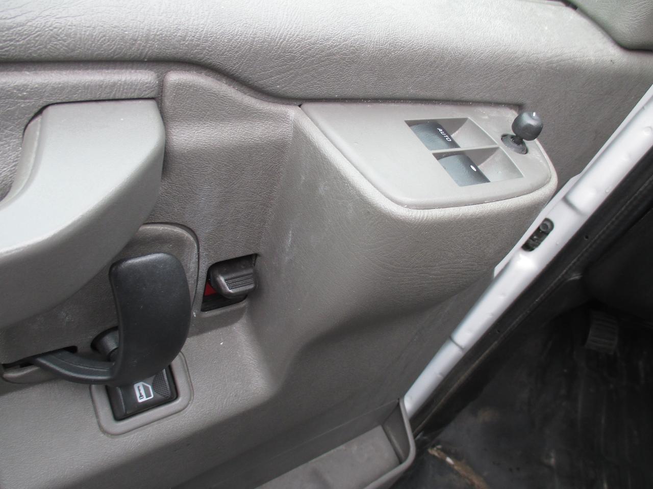 2020 GMC Savana 3500 RWD 3500 155" extended cargo van 3 passenger - Photo #7