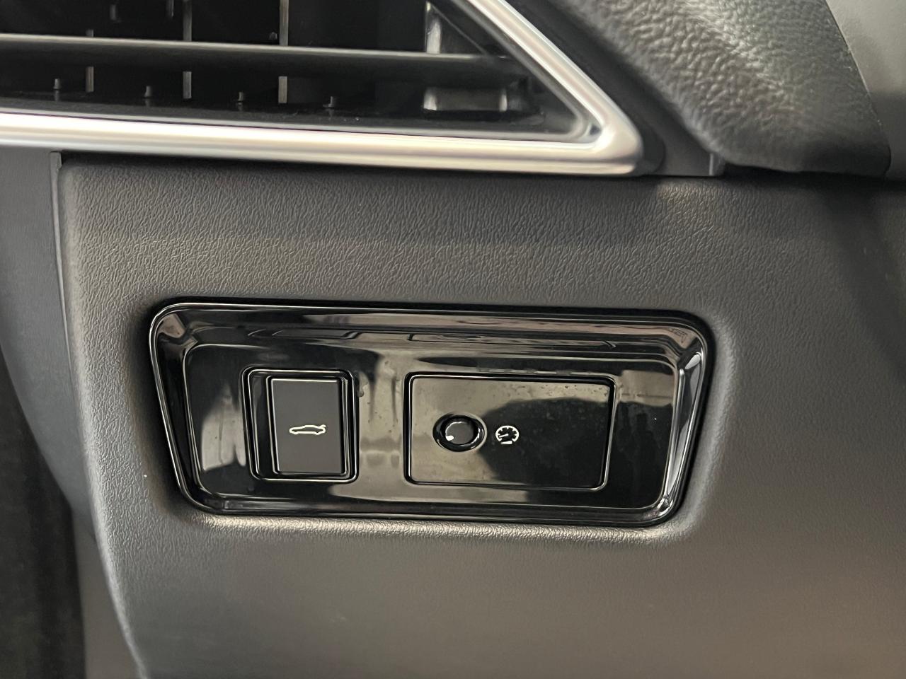 2017 Jaguar XE 35t Supercharged V6+ApplePlay+GPS+Camera+BlindSpot Photo114
