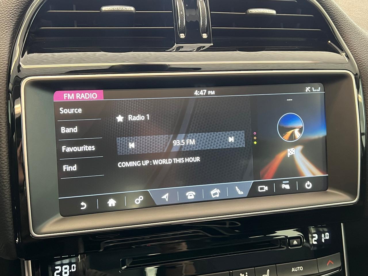2017 Jaguar XE 35t Supercharged V6+ApplePlay+GPS+Camera+BlindSpot Photo98