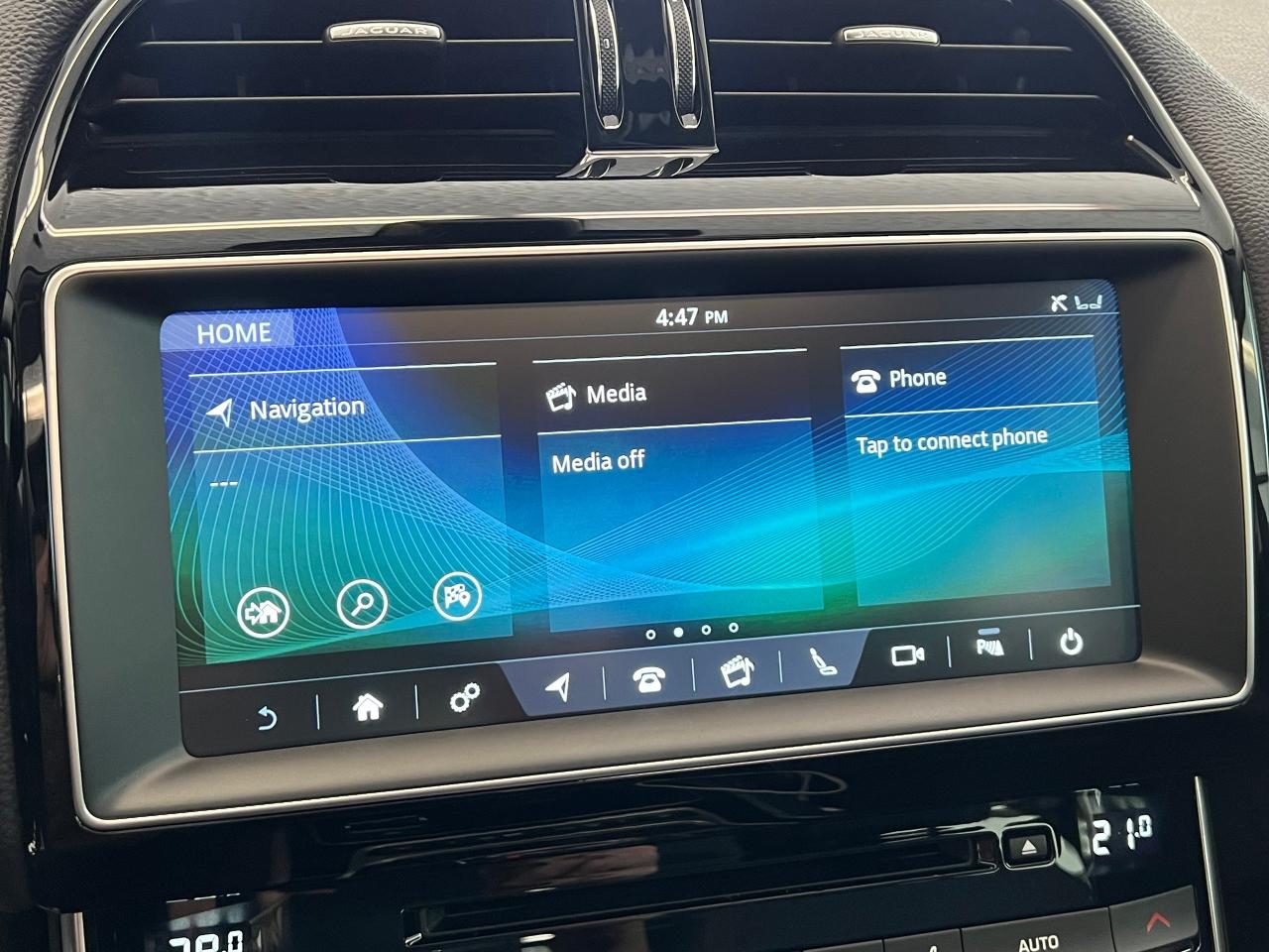 2017 Jaguar XE 35t Supercharged V6+ApplePlay+GPS+Camera+BlindSpot - Photo #32
