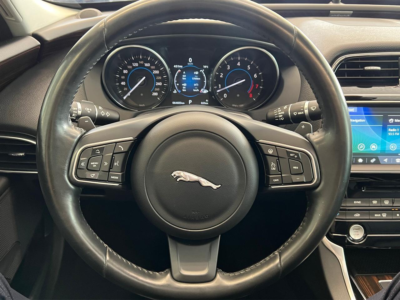 2017 Jaguar XE 35t Supercharged V6+ApplePlay+GPS+Camera+BlindSpot Photo74