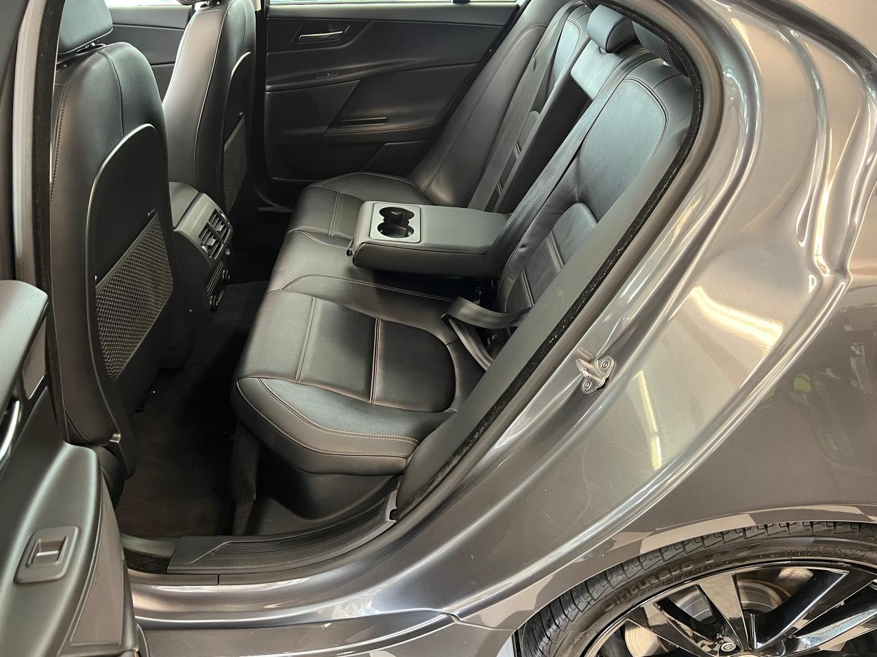 2017 Jaguar XE 35t Supercharged V6+ApplePlay+GPS+Camera+BlindSpot Photo90