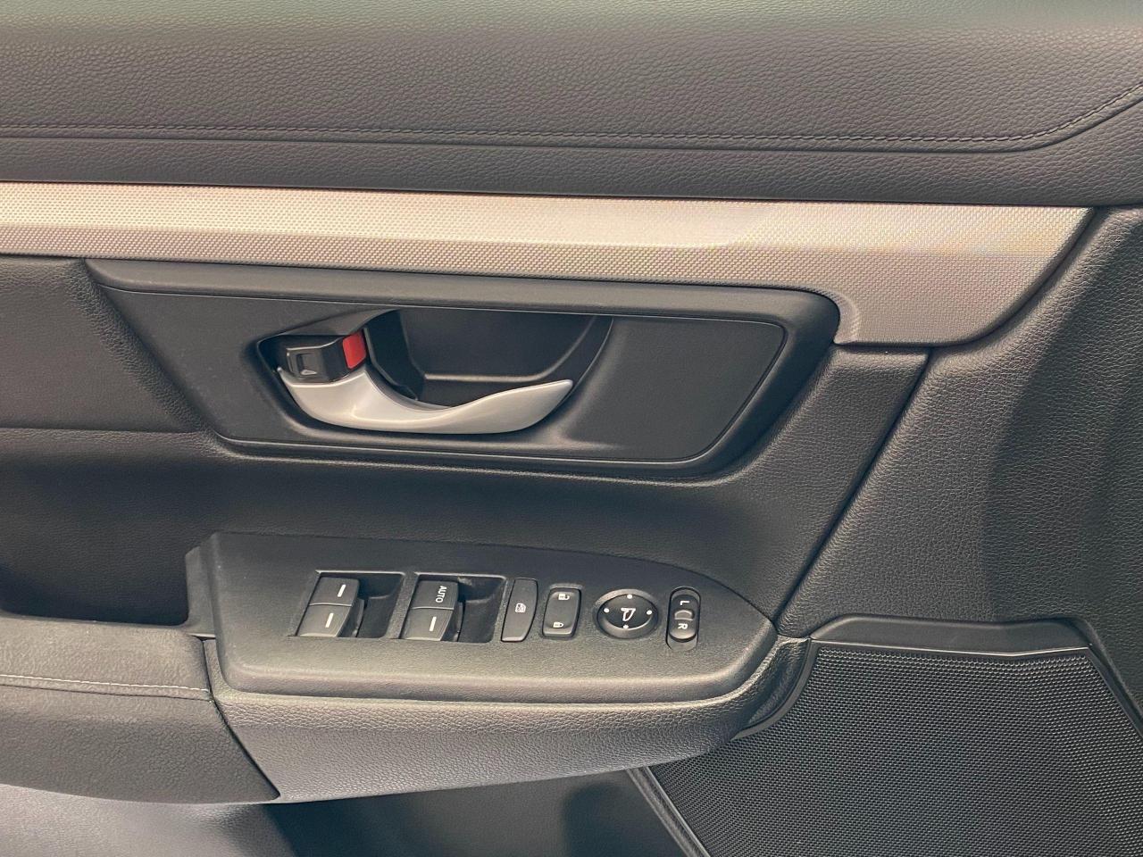 2017 Honda CR-V LX+Apple Carplay+Camera+Remote Start+Heated Seats Photo101