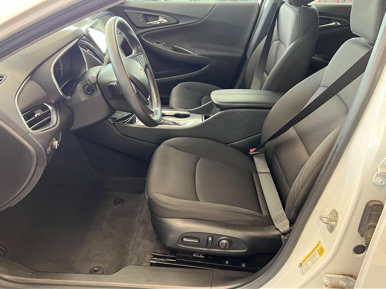 2019 Chevrolet Malibu LT+New Tires+Wheels+Remote Start+CAM+CLEAN CARFAX - Photo #17