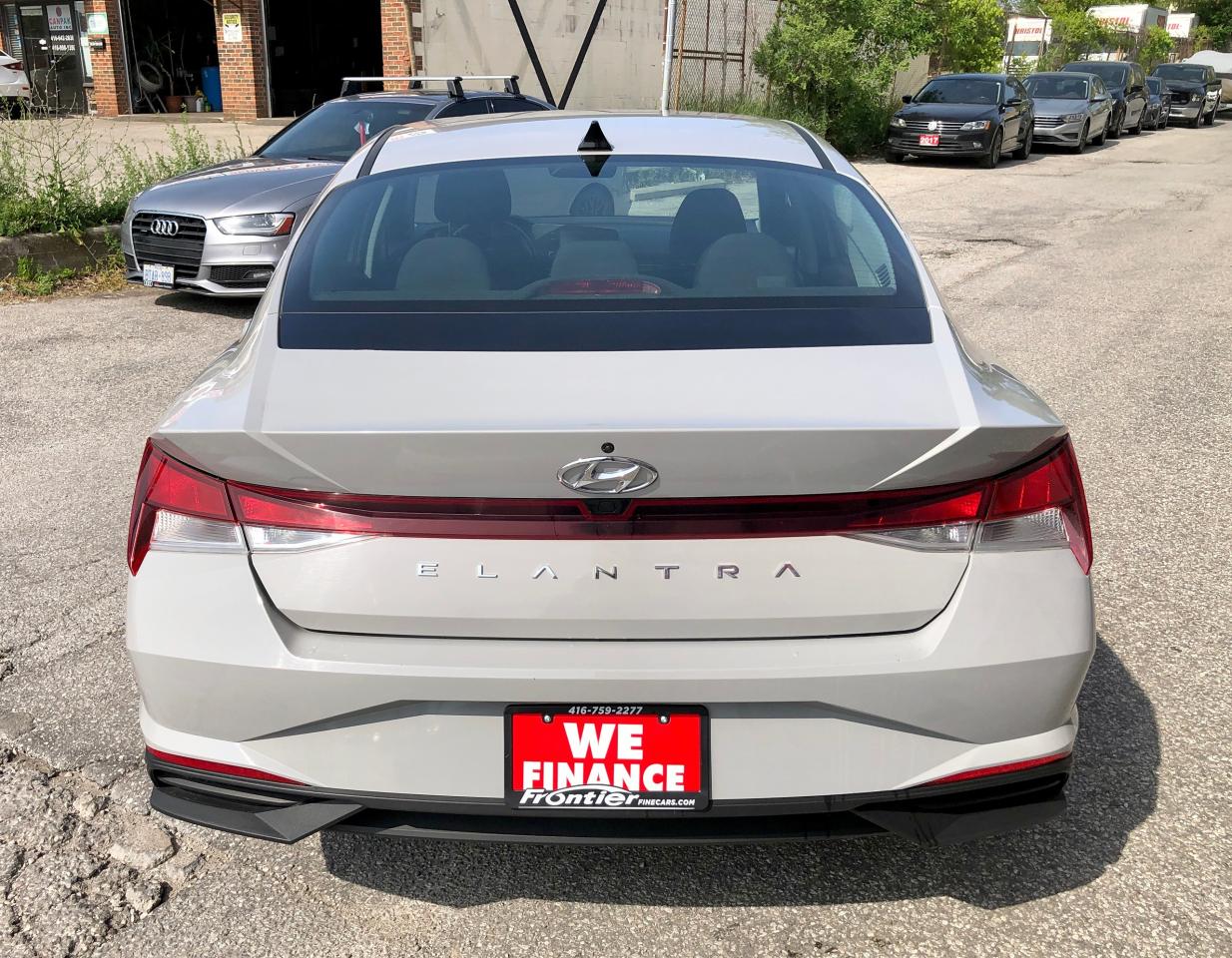 2021 Hyundai Elantra Preferred-ALL CREDIT ACCEPTED Photo4