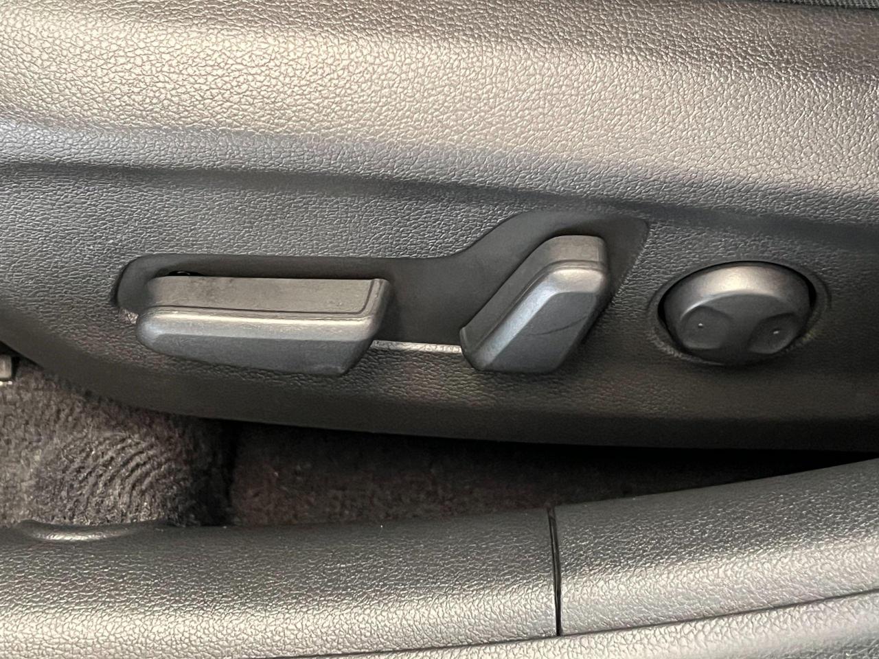 2020 Hyundai Elantra Ultimate+Adaptive Cruise+LaneKeep+BSM+CLEAN CARFAX Photo48
