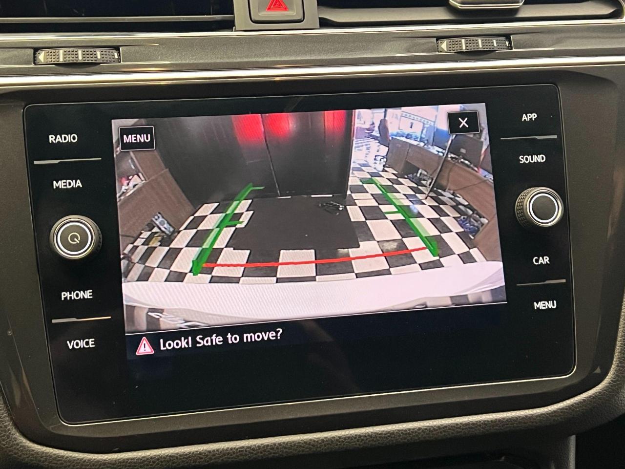 2018 Volkswagen Tiguan 4Motion+ApplePlay+Camera+Heated Seats+CLEAN CARFAX - Photo #11