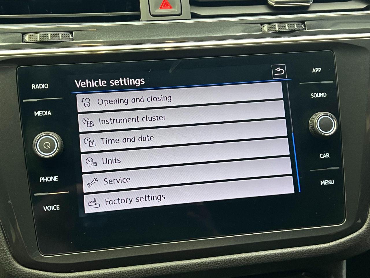 2018 Volkswagen Tiguan 4Motion+ApplePlay+Camera+Heated Seats+CLEAN CARFAX Photo104