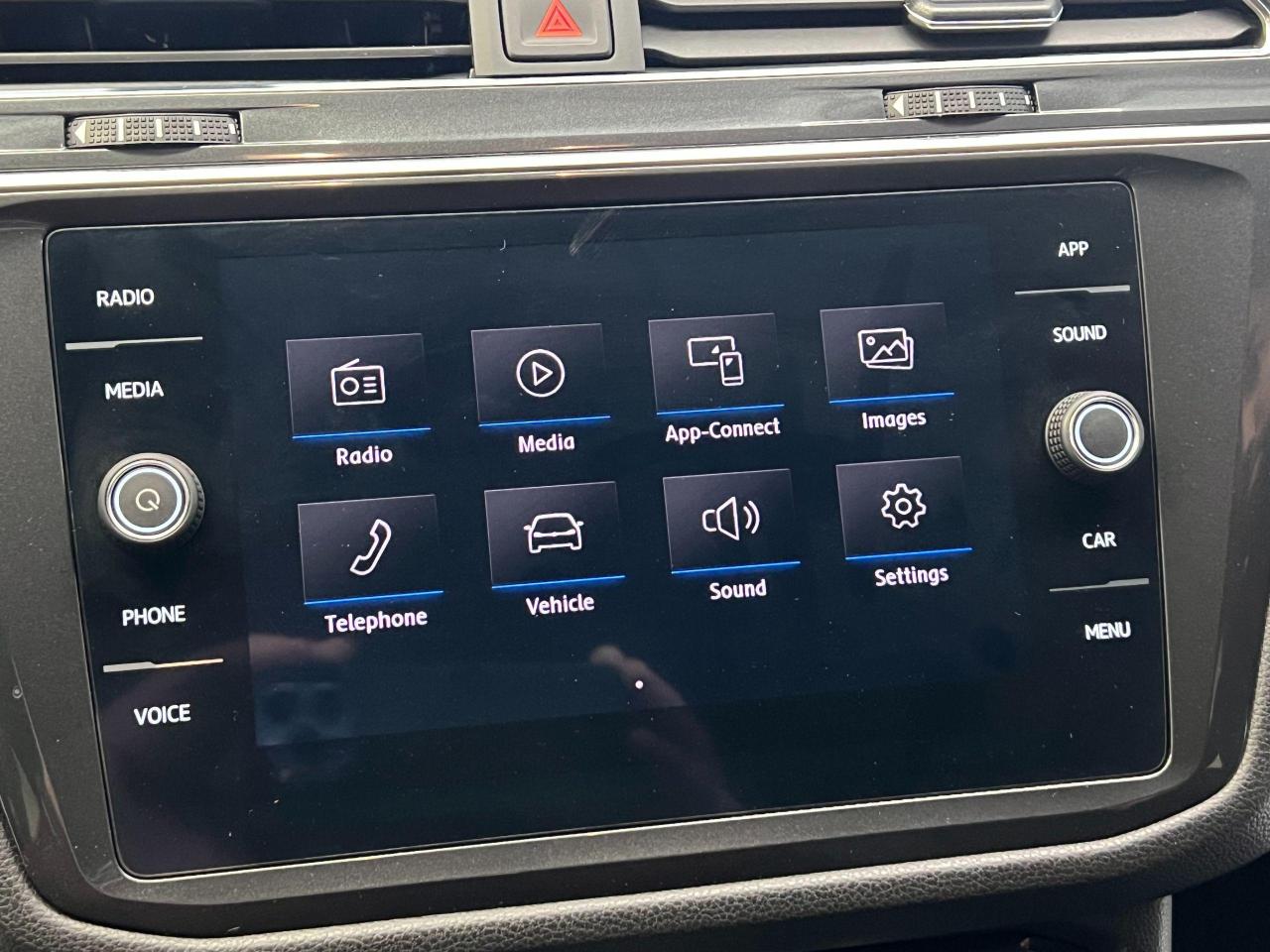 2018 Volkswagen Tiguan 4Motion+ApplePlay+Camera+Heated Seats+CLEAN CARFAX Photo105