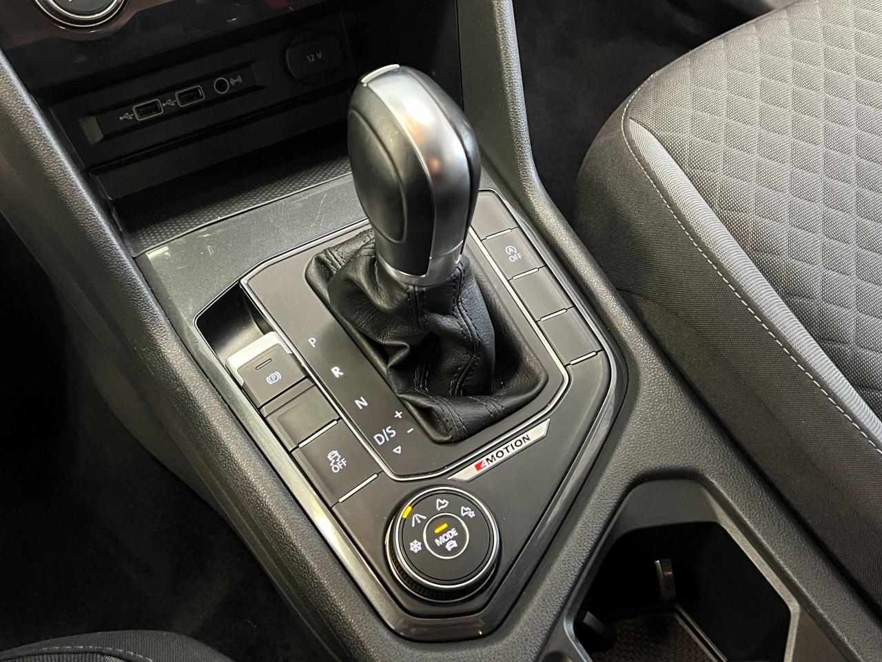 2018 Volkswagen Tiguan 4Motion+ApplePlay+Camera+Heated Seats+CLEAN CARFAX Photo107