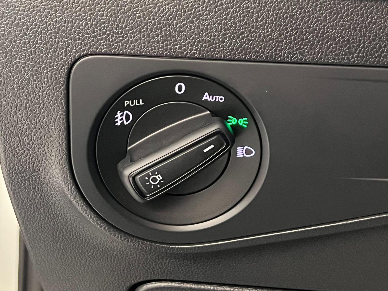 2018 Volkswagen Tiguan 4Motion+ApplePlay+Camera+Heated Seats+CLEAN CARFAX - Photo #51