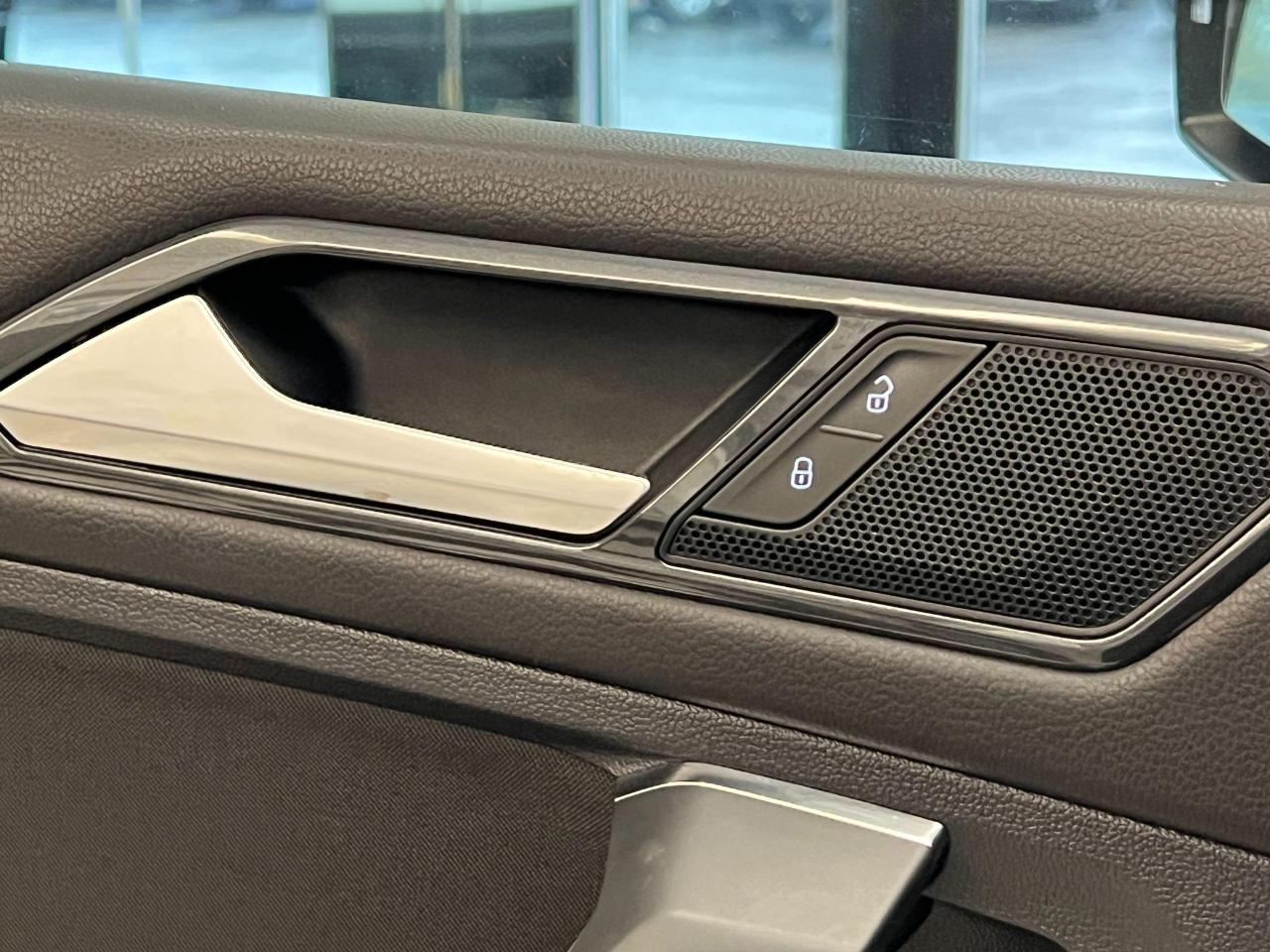 2018 Volkswagen Tiguan 4Motion+ApplePlay+Camera+Heated Seats+CLEAN CARFAX - Photo #53