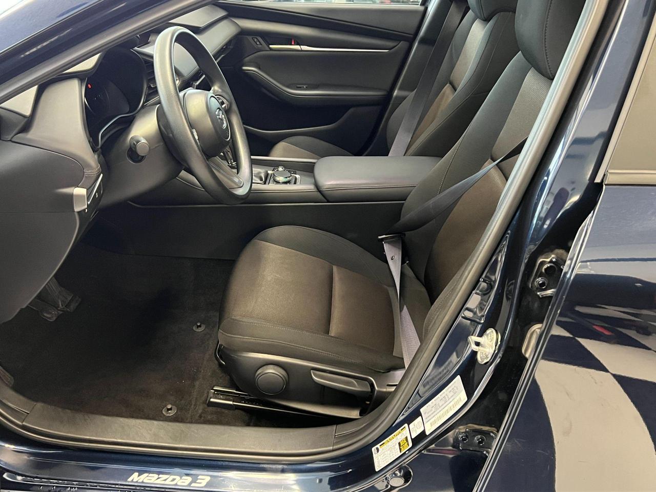 2021 Mazda MAZDA3 GX+ApplePlay+Remote Start+Blind Spot+CLEAN CARFAX Photo81