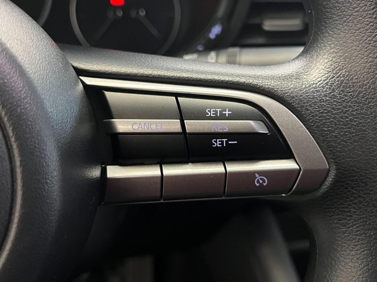 2021 Mazda MAZDA3 GX+ApplePlay+Remote Start+Blind Spot+CLEAN CARFAX Photo105