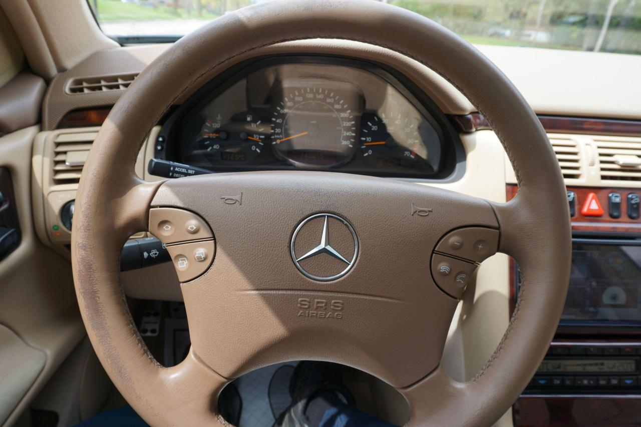 2001 Mercedes-Benz E-Class STUNNING SHAPE / RWD / BACKUP CAM / CERTIFIED - Photo #12