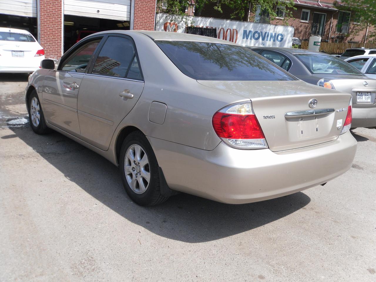 2006 Toyota Camry LE - Photo #4