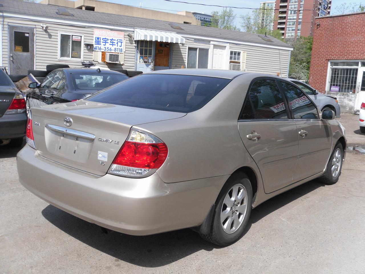 2006 Toyota Camry LE - Photo #3