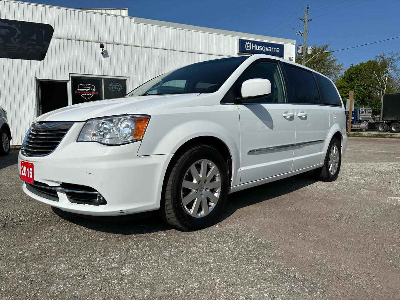 Used 2016 Chrysler Town & Country TOURING*2YR WARRANTY for sale in Comber, ON