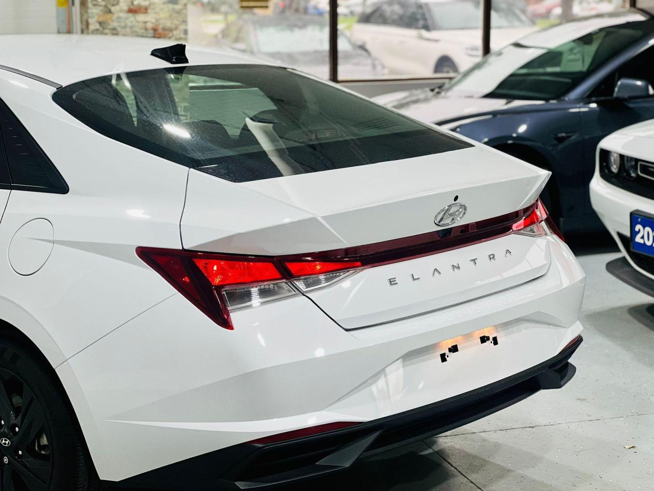 2022 Hyundai Elantra  Photo3