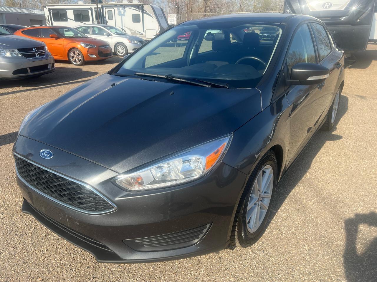 2018 Ford Focus SE, Heated Seats & Steering Wheel, Back up Cam - Photo #2