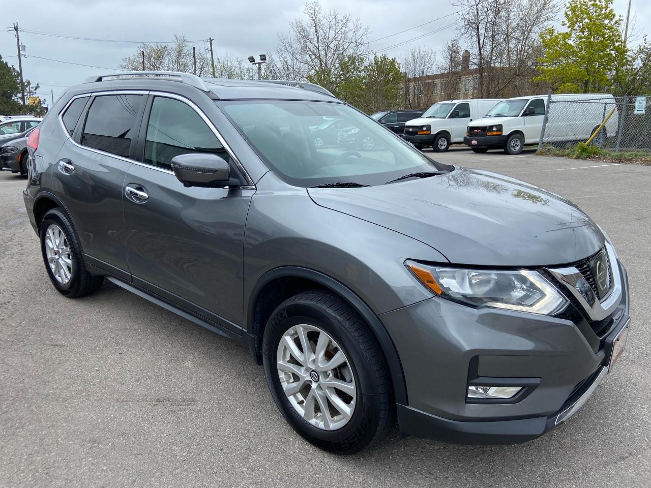 2017 Nissan Rogue SV ** AWD, 360 CAM, BSM, NAV **