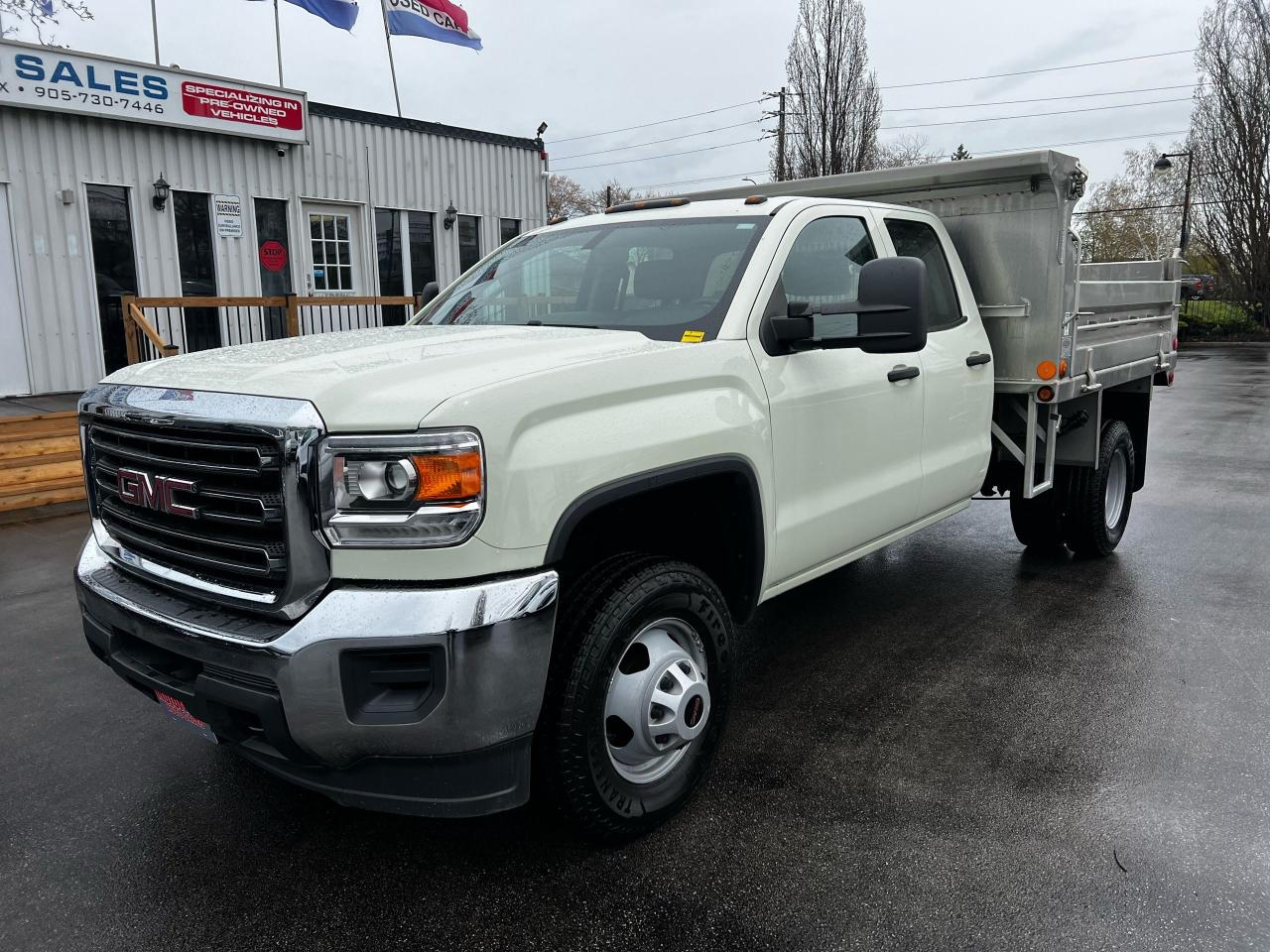 2017 GMC Sierra 3500 Dump Box-Accident Free-Low Kms