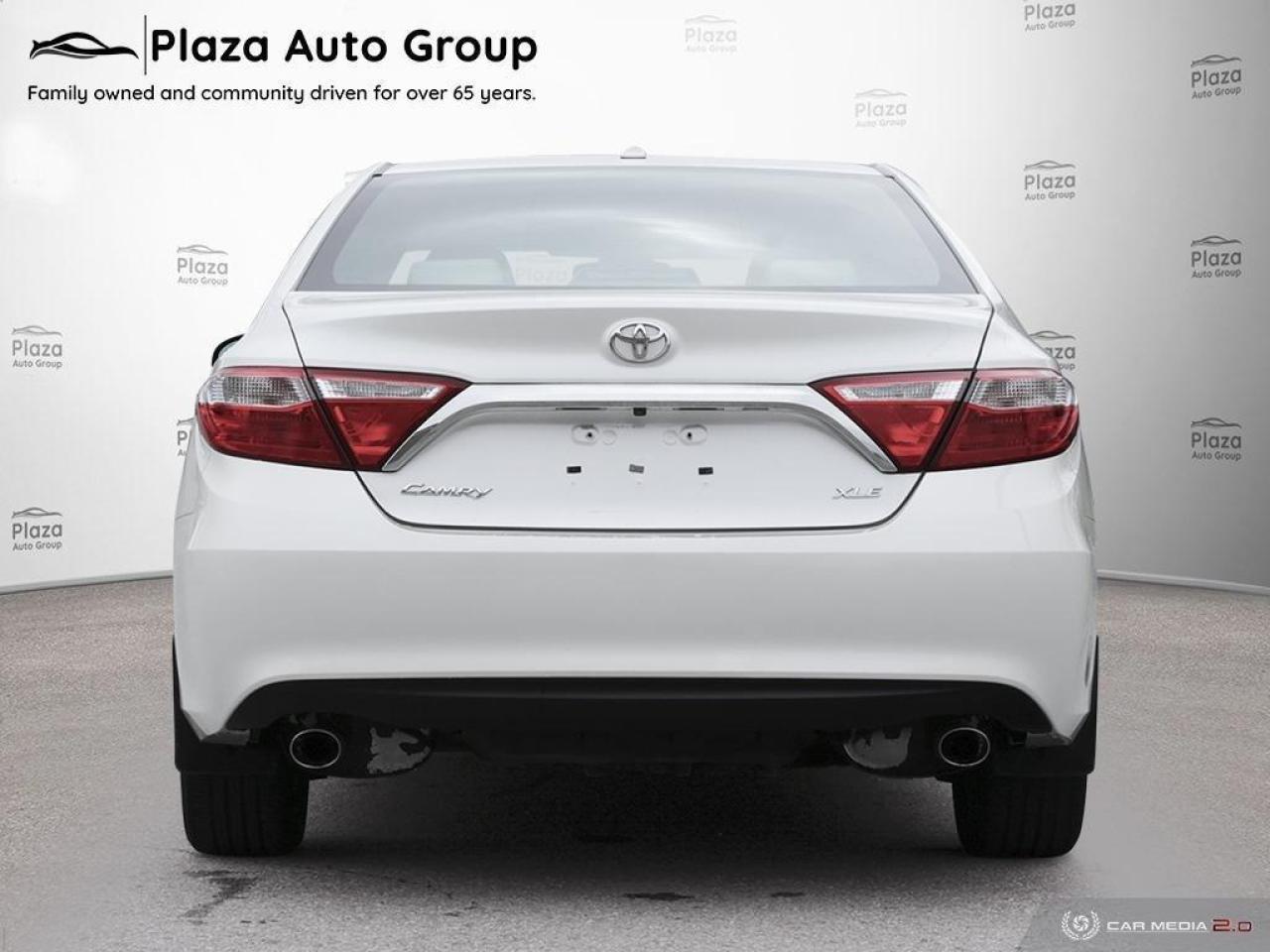 2017 Toyota Camry XLE Photo4