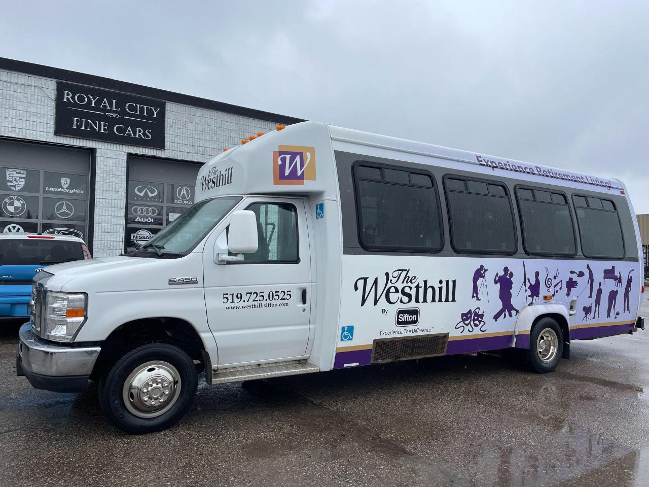 Used 2011 Ford Econoline E-450 Super Duty 21 Passenger Bus for sale in Guelph, ON
