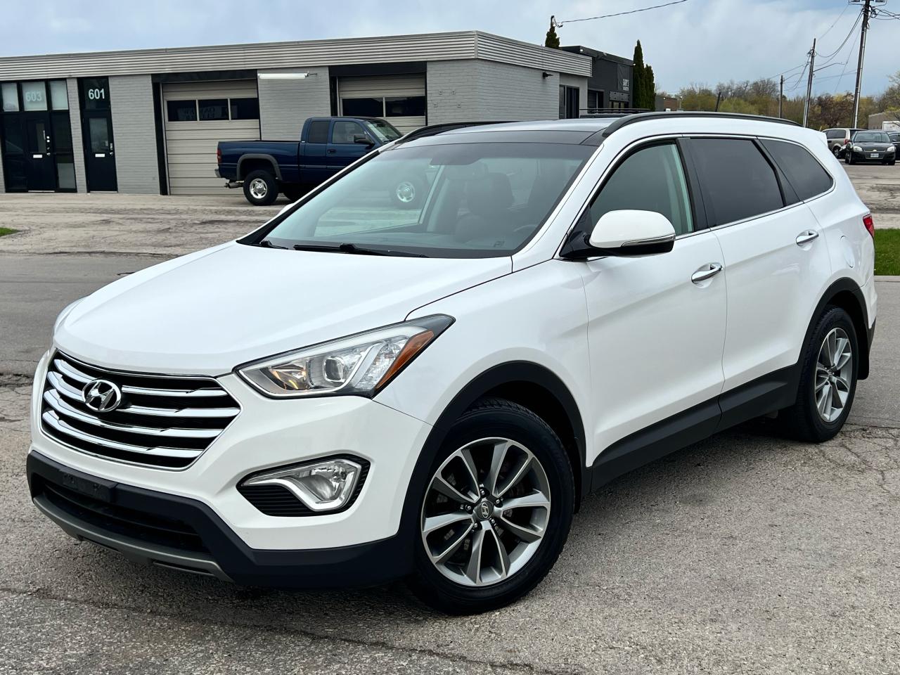 2014 Hyundai Santa Fe XL AWD 4dr 3.3L Auto Limited