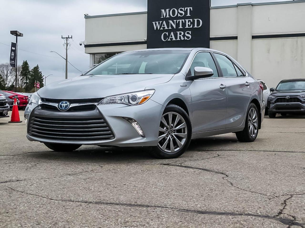 Used 2017 Toyota Camry HYBRID SE | HYBRID | NAV | LEATHER | SUNROOF | BLINDSPOT for sale in Kitchener, ON
