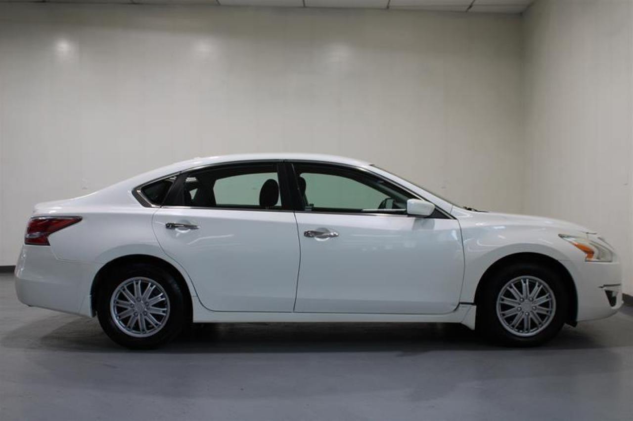 Used 2015 Nissan Altima WE APPROVE ALL CREDIT for sale in Mississauga, ON