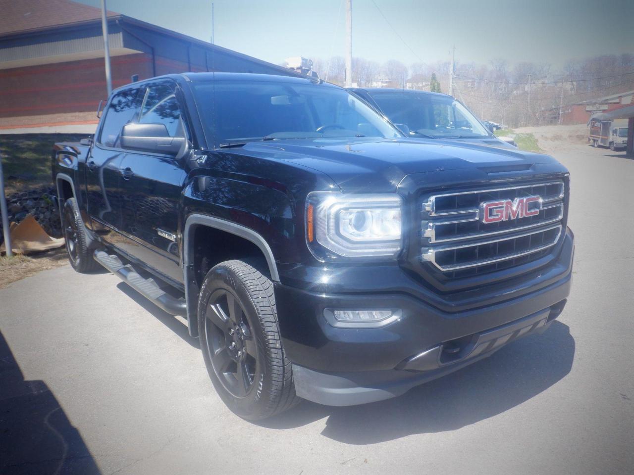 2017 GMC Sierra 1500 4WD CREW CAB 143.5" SLE