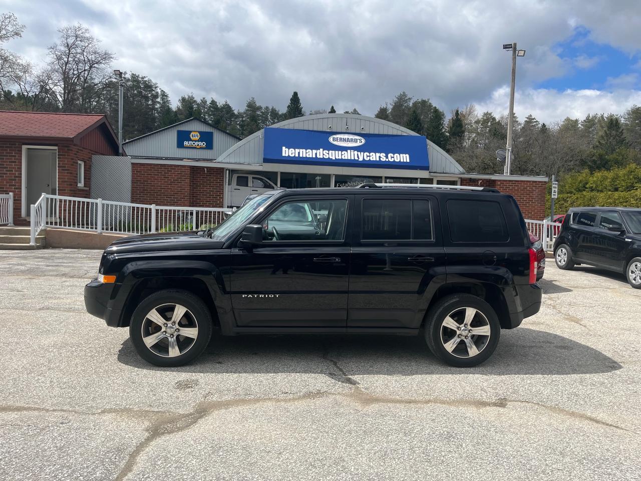 Used 2016 Jeep Patriot SPORT - LEATHER, HEATED SEATS, LOW KM! for sale in Flesherton, ON