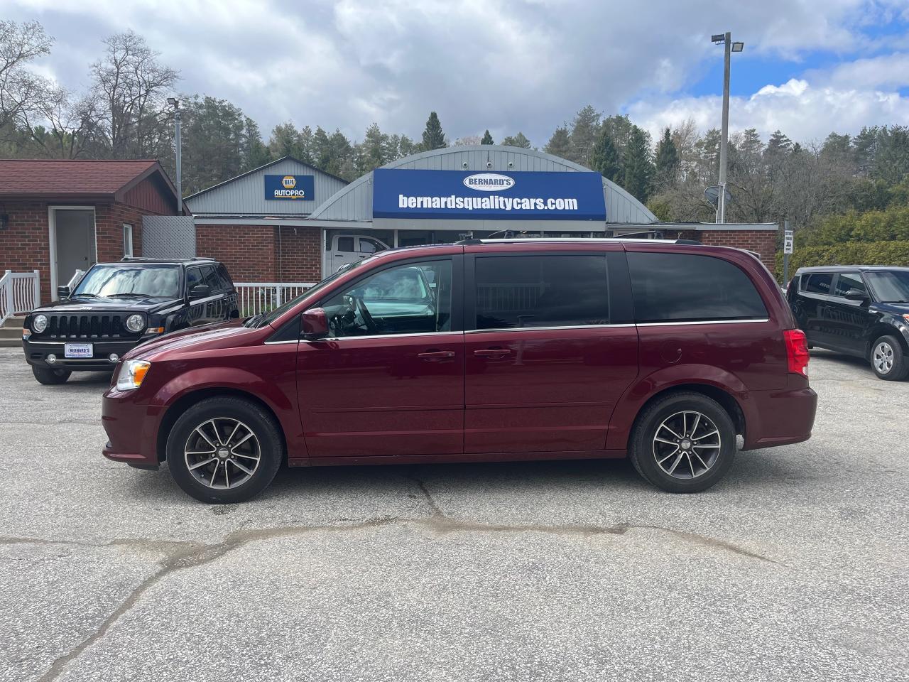 2017 Dodge Grand Caravan SXT Premium Plus