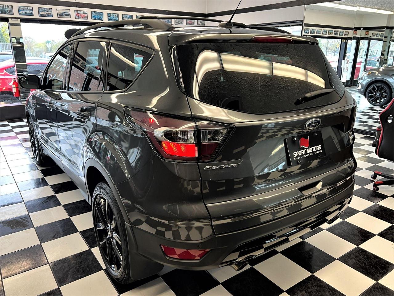 2017 Ford Escape SE APPEARANCE PKG 4WD+GPS+Apple Play+CLEAN CARFAX - Photo #2