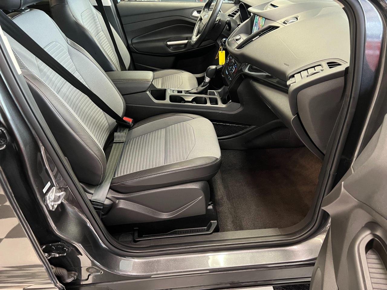 2017 Ford Escape SE APPEARANCE PKG 4WD+GPS+Apple Play+CLEAN CARFAX - Photo #22