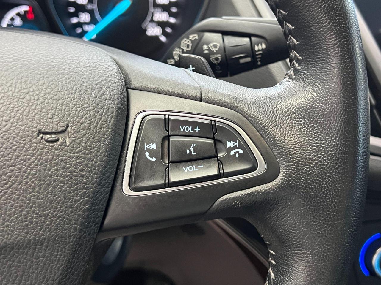 2017 Ford Escape SE APPEARANCE PKG 4WD+GPS+Apple Play+CLEAN CARFAX - Photo #44