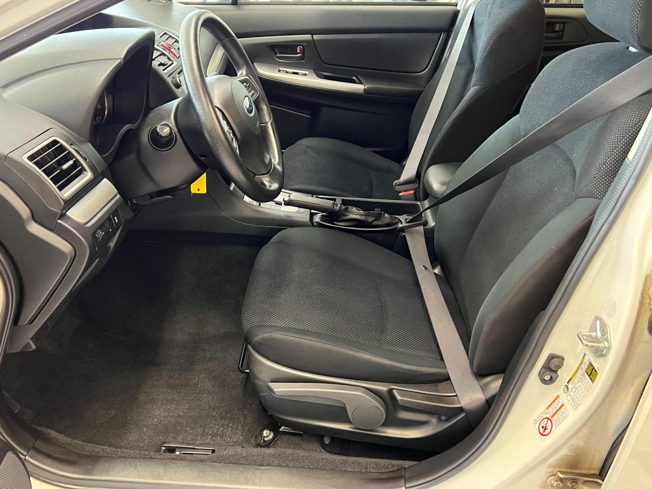 2016 Subaru Impreza 2.0i AWD+Camera+Bluetooth+A/C+CLEAN CARFAX - Photo #17