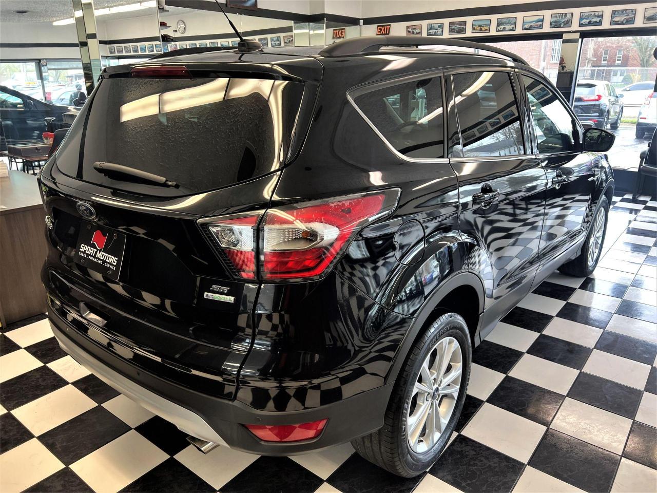 2017 Ford Escape SE+APPLEPLAY+GPS+CAMERA+SENSORS+Heated Seats - Photo #4