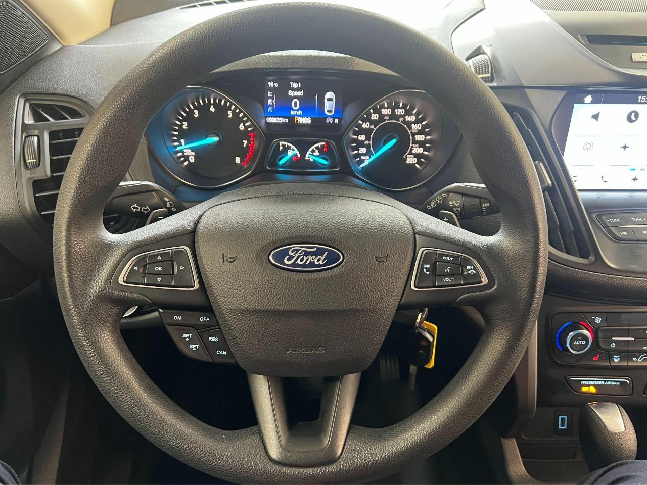 2017 Ford Escape SE+APPLEPLAY+GPS+CAMERA+SENSORS+Heated Seats - Photo #9