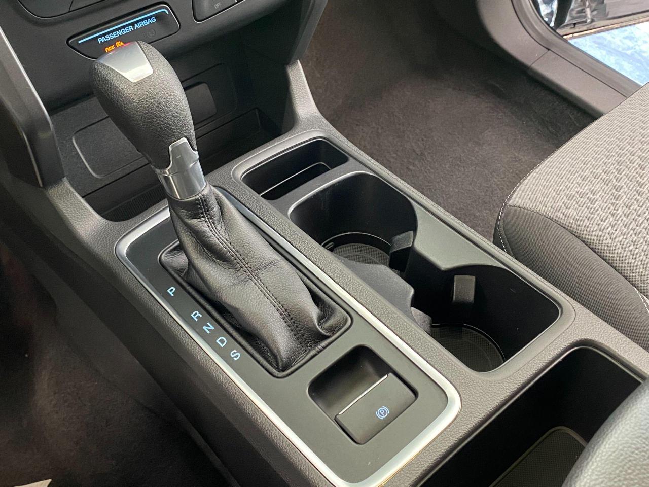2017 Ford Escape SE+APPLEPLAY+GPS+CAMERA+SENSORS+Heated Seats - Photo #29