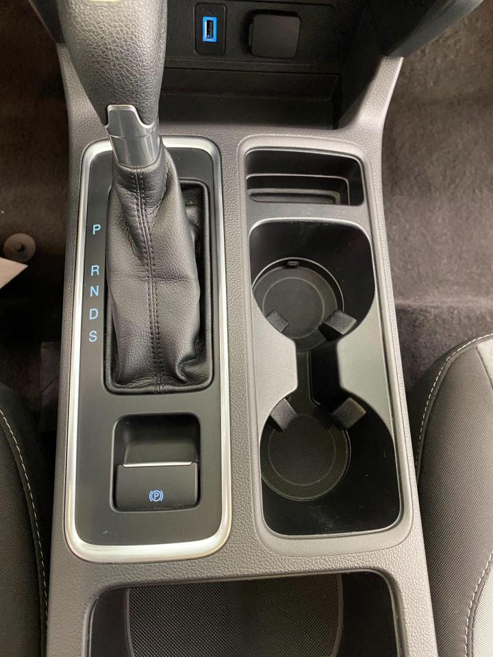 2017 Ford Escape SE+APPLEPLAY+GPS+CAMERA+SENSORS+Heated Seats - Photo #42