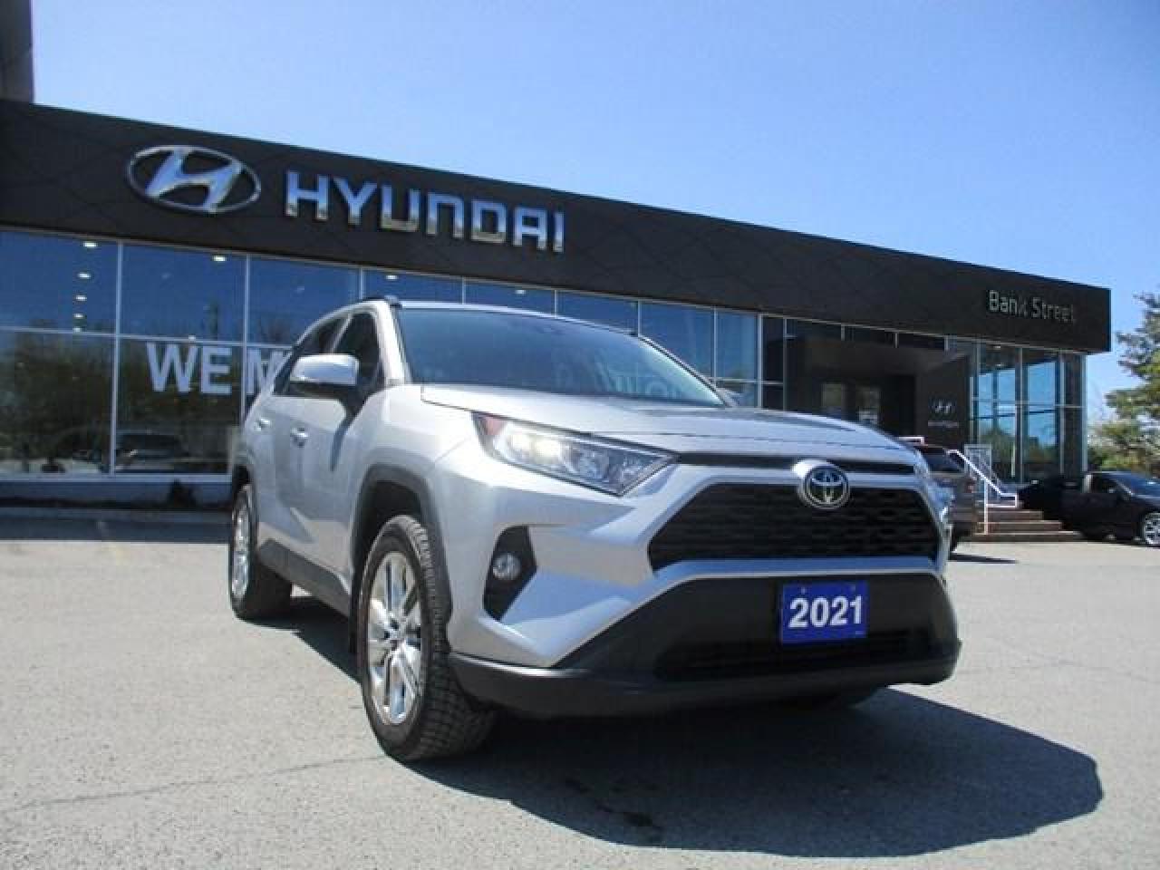 Used 2021 Toyota RAV4 XLE AWD for sale in Ottawa, ON